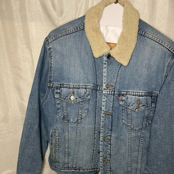 LEVIS Premium Sherpa Trucker Jacket Med​​​​​​​​​​​​​​​​​​​​​​​​​​​ - Picture 3 of 7